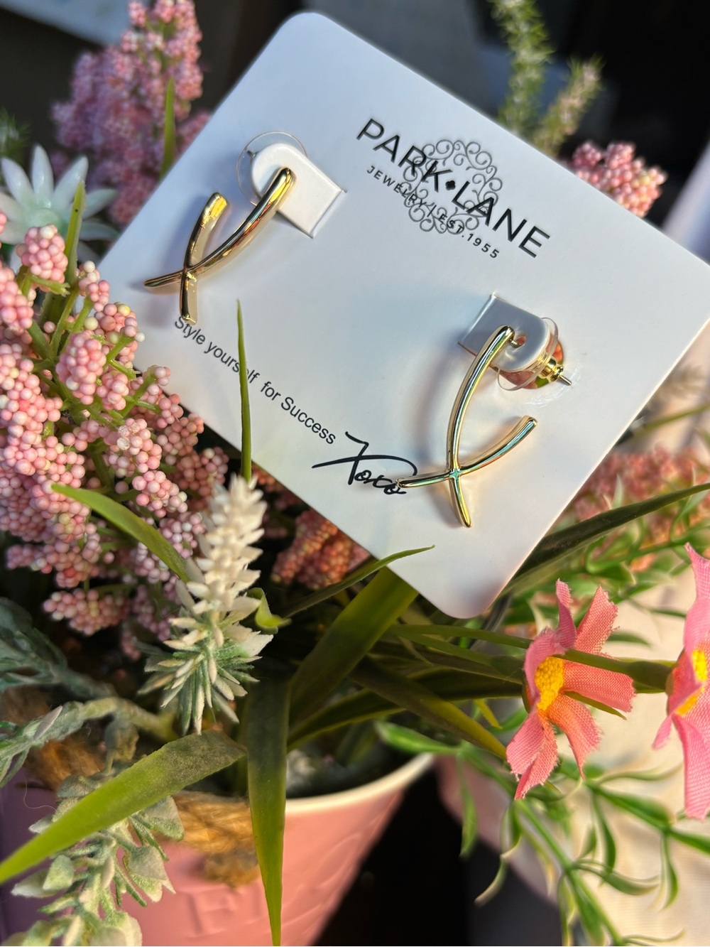 Park Lane Gold Wishbone Curved X Hoop Studs